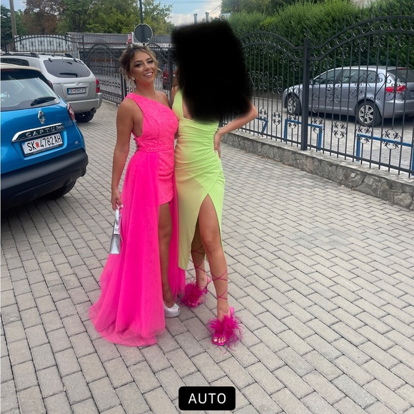 Hot pink prom dress with detachable train - Picture 4 of 6